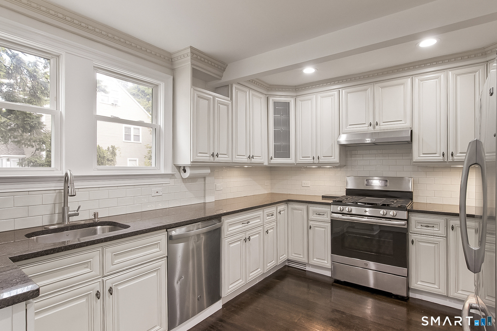 125 Oaklawn Avenue - Photo 13