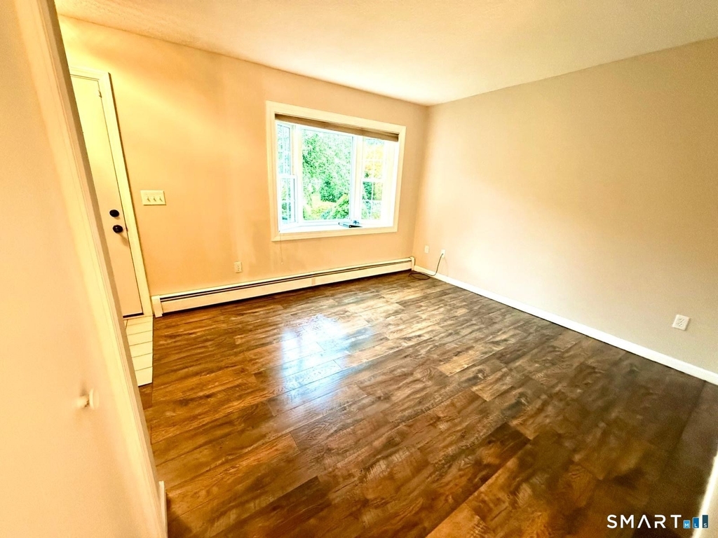 2605 Albany Avenue - Photo 2