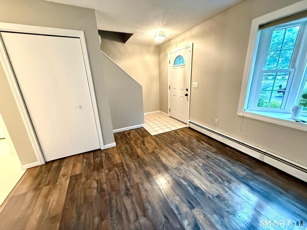 2605 Albany Avenue - Photo 3