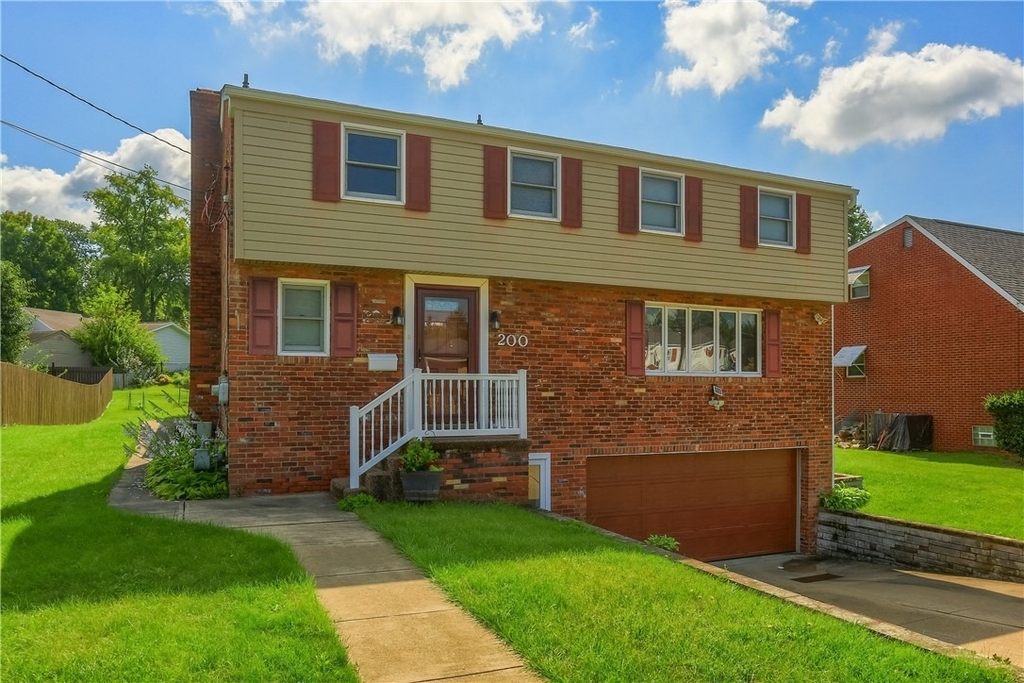 200 Spartan Dr - Photo 1