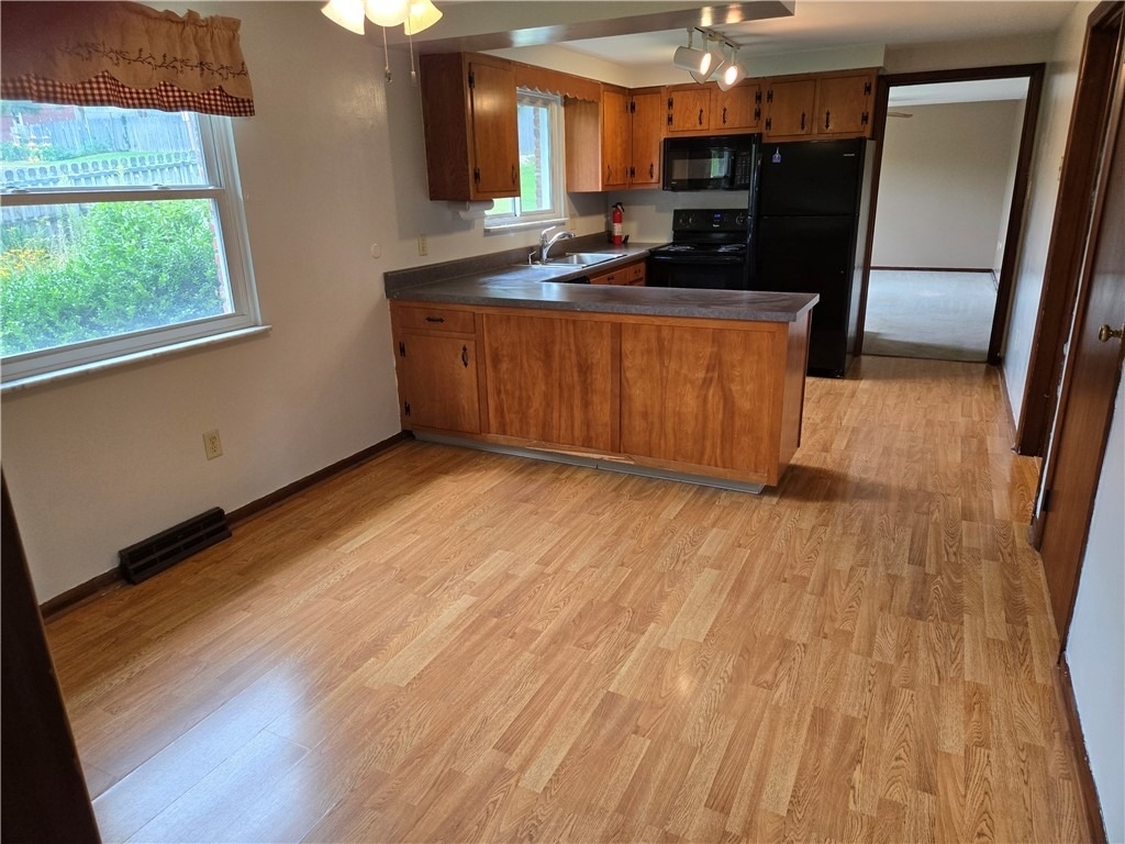 323 Arch Street - Photo 24