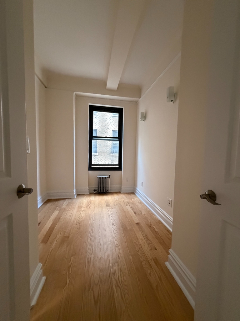 2nd Avenue - Photo 1