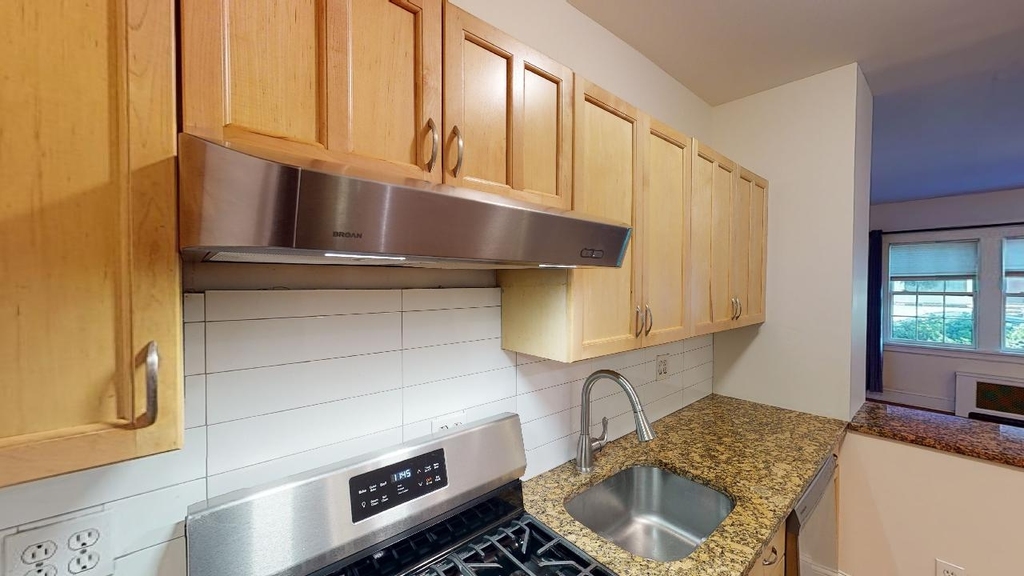 382 Burns Street - Photo 6