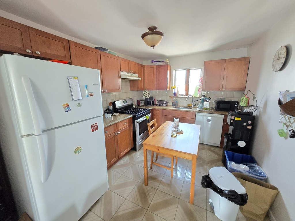 1445 West 4th Street - Photo 7
