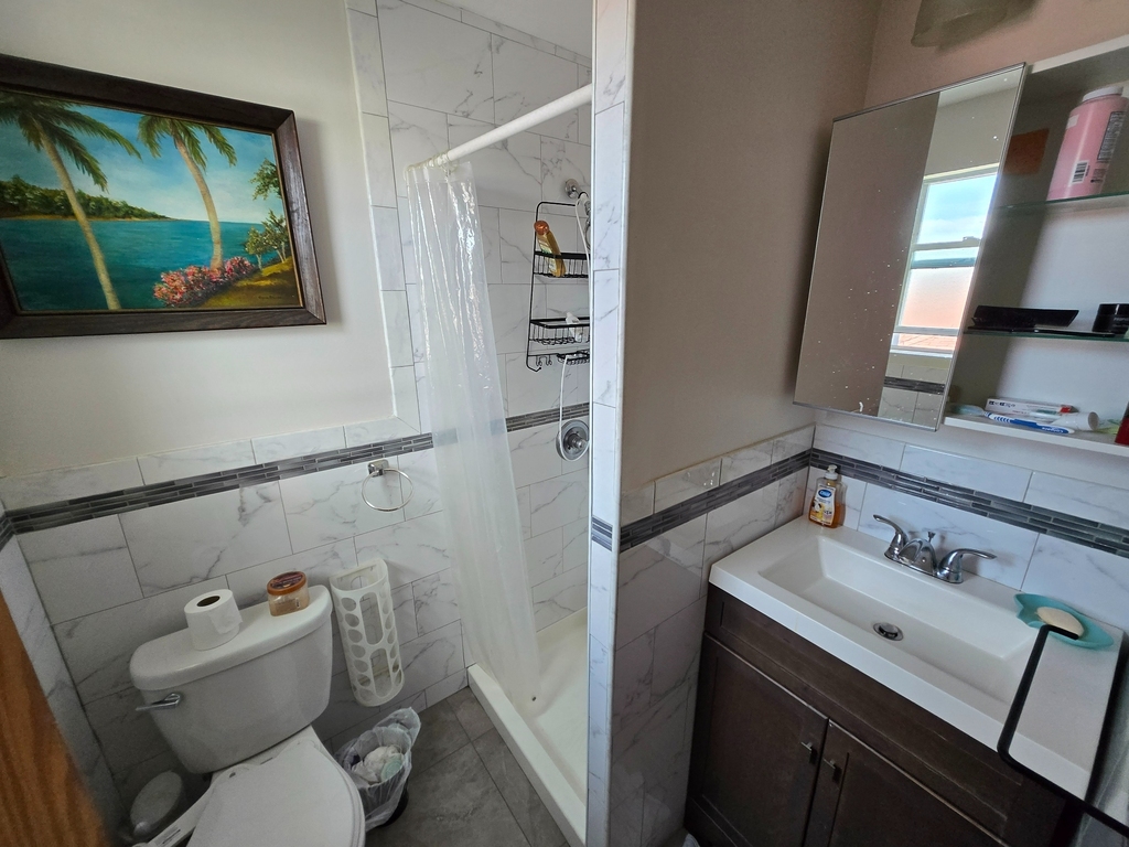 1445 West 4th Street - Photo 5