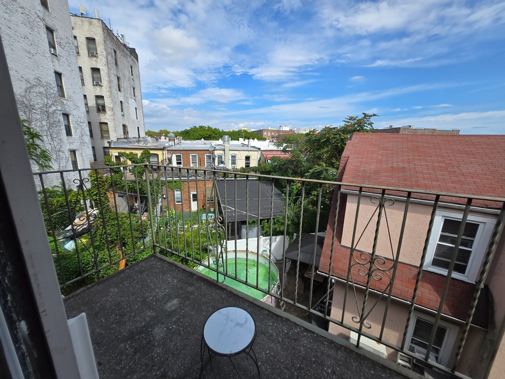 1445 West 4th Street - Photo 6