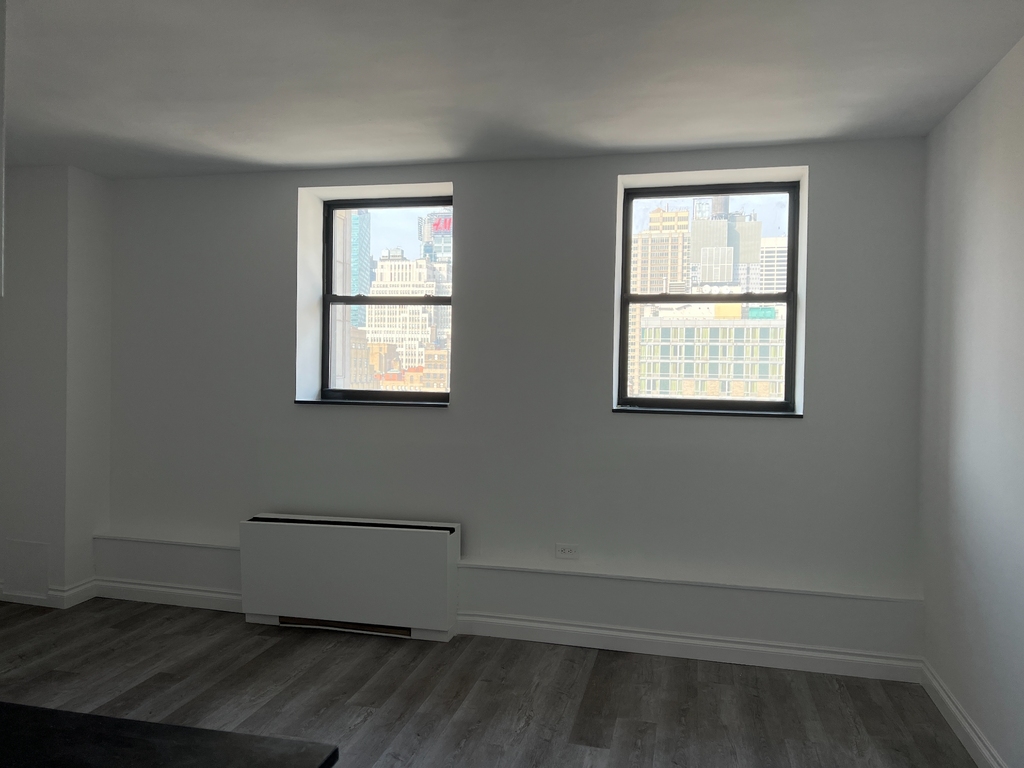  West 34th Street (5TH AVE & BROADWAY) - Photo 4