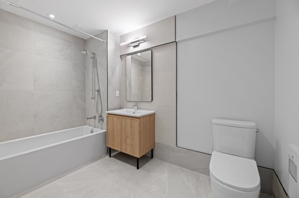 71-82 Parsons Boulevard - Photo 6
