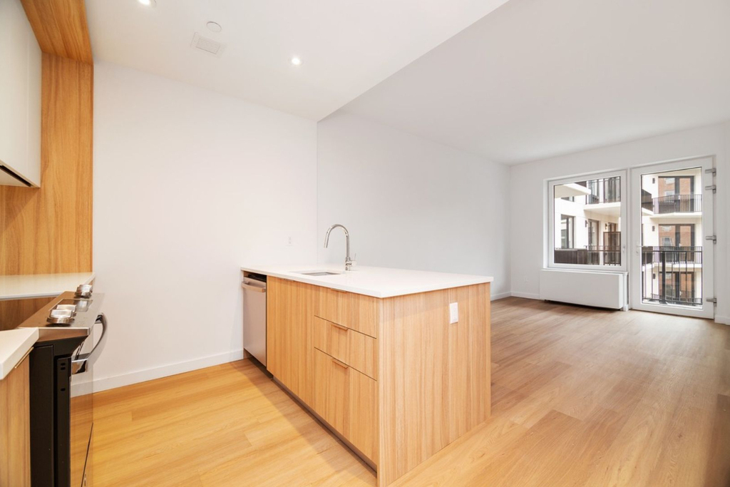 71-82 Parsons Boulevard - Photo 3