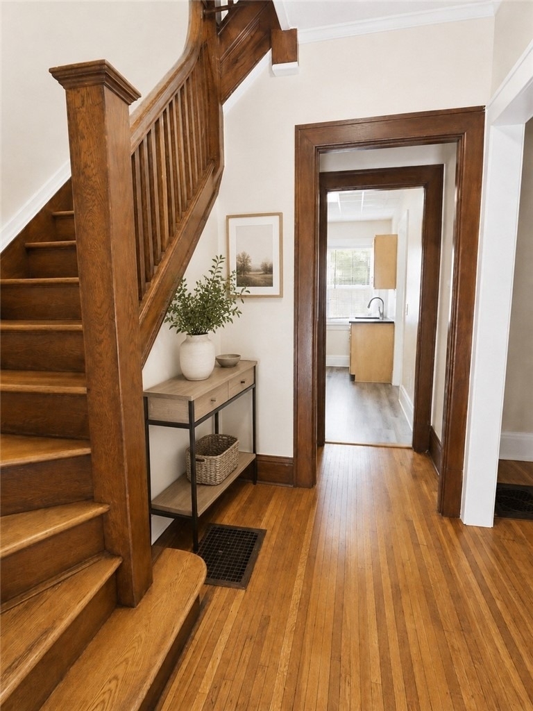 1176 Monroe Avenue - Photo 3