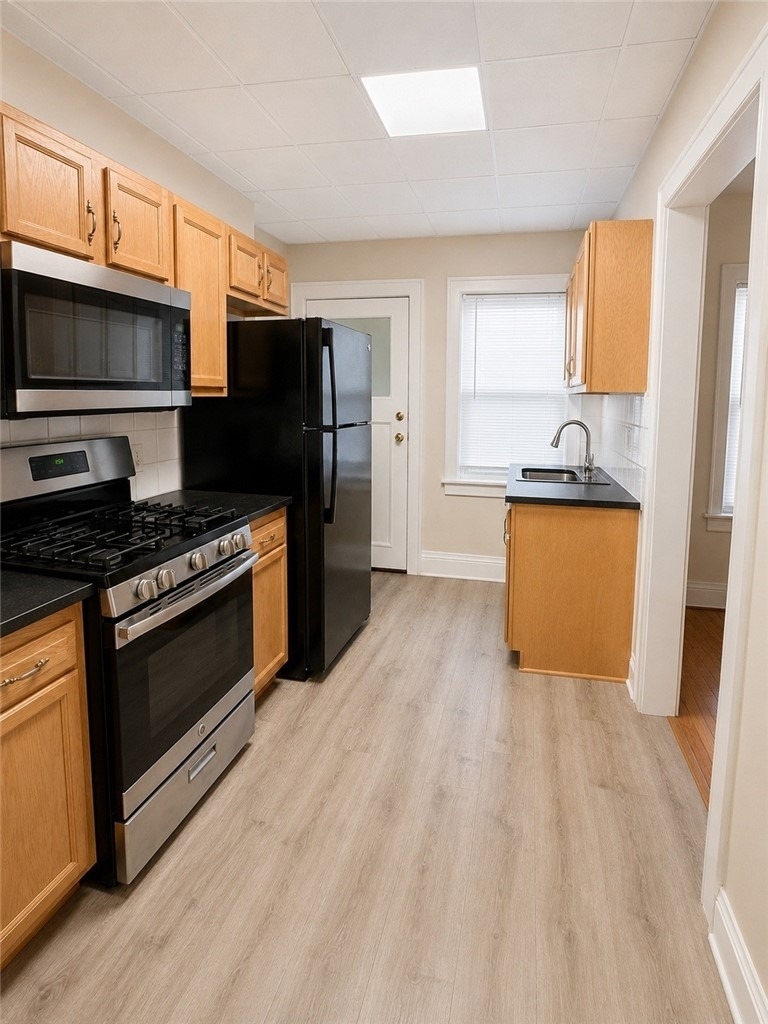 1176 Monroe Avenue - Photo 12