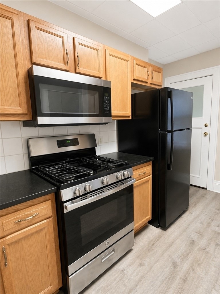 1176 Monroe Avenue - Photo 11
