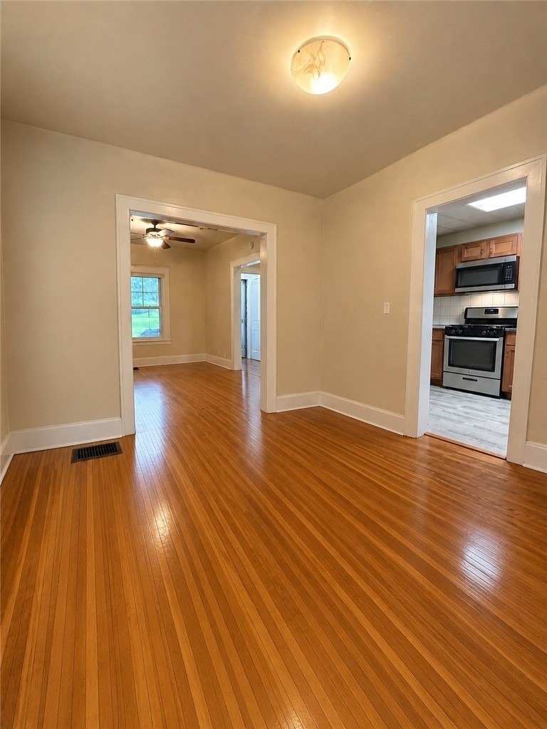 1176 Monroe Avenue - Photo 9