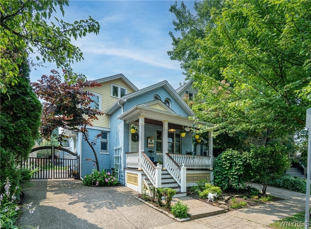 384 Summer Street - Photo 0