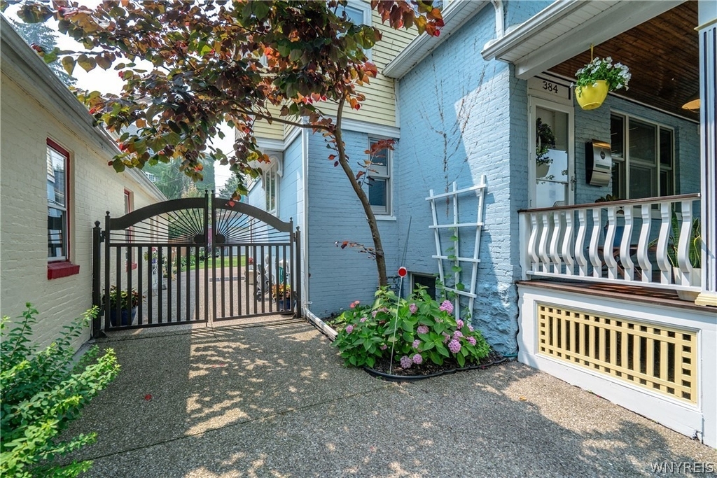 384 Summer Street - Photo 4