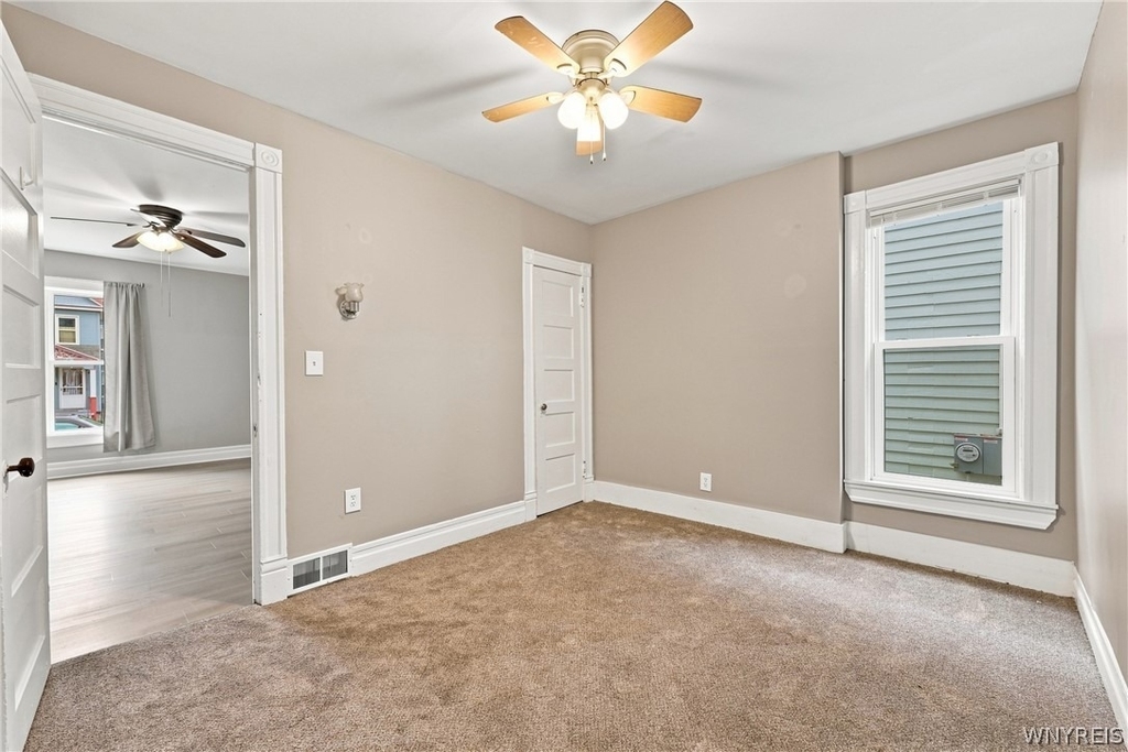 55 Vernon Place - Photo 3