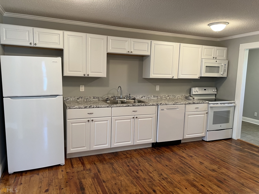 617 Baker Street - Photo 33
