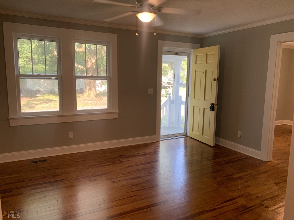 617 Baker Street - Photo 1