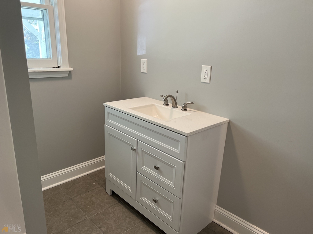 617 Baker Street - Photo 47