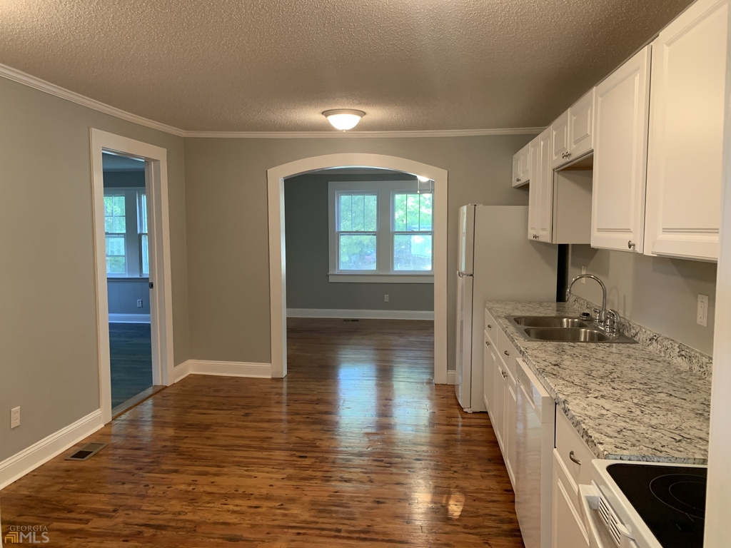 617 Baker Street - Photo 15