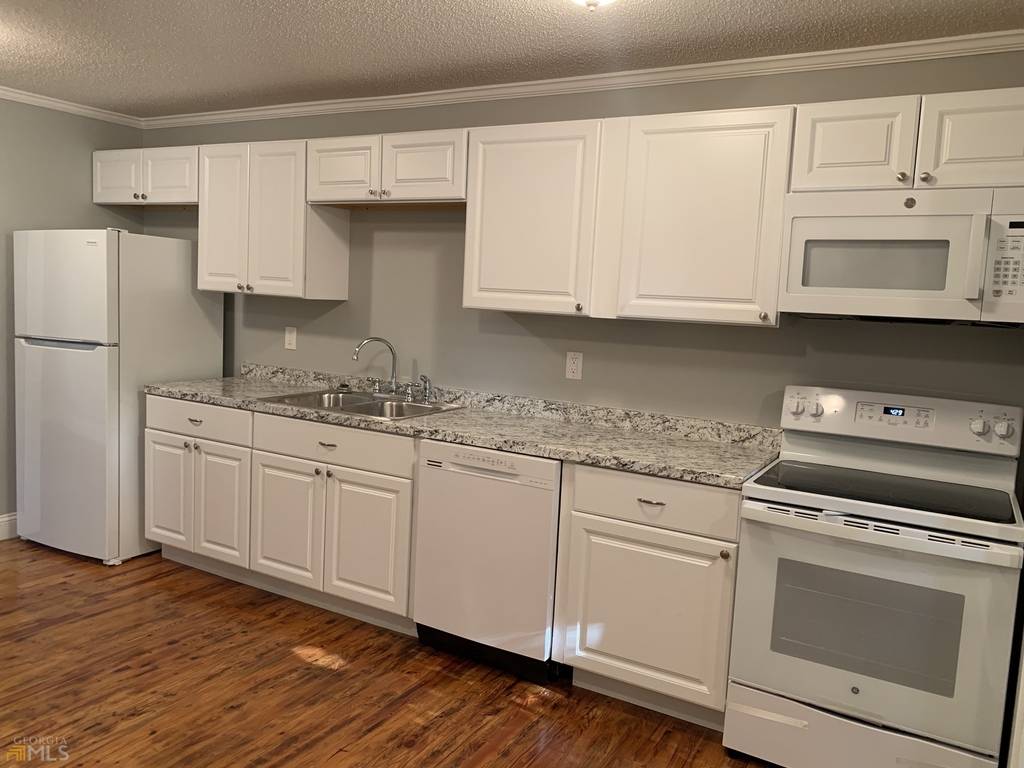 617 Baker Street - Photo 18