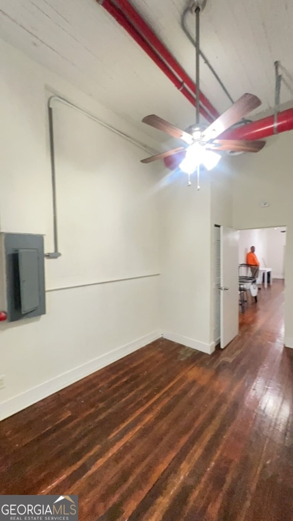 208 Adamson Square - Photo 2
