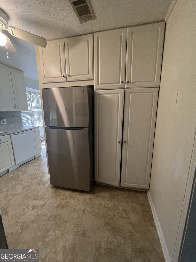 6570 Jones Road - Photo 7