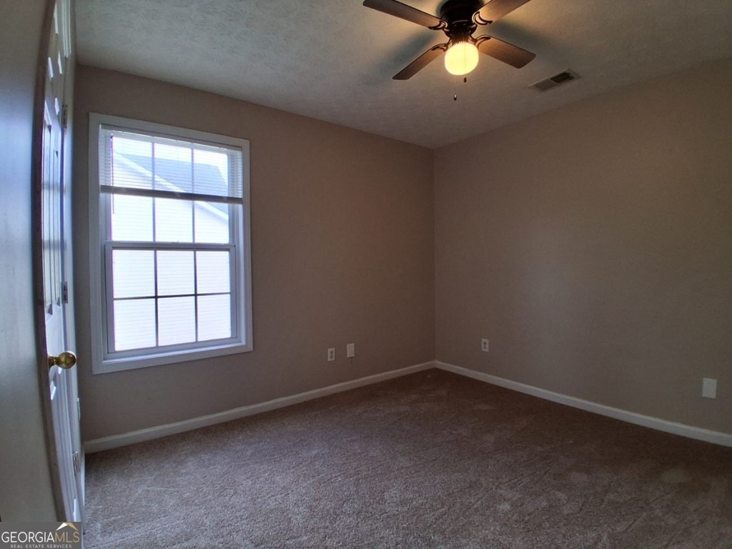 1031 Maple Leaf Drive - Photo 7