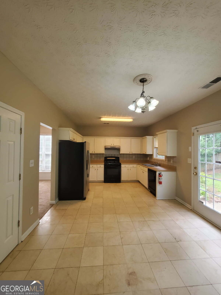 1031 Maple Leaf Drive - Photo 5