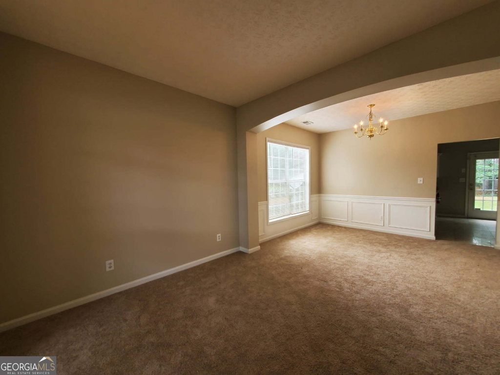 1031 Maple Leaf Drive - Photo 4