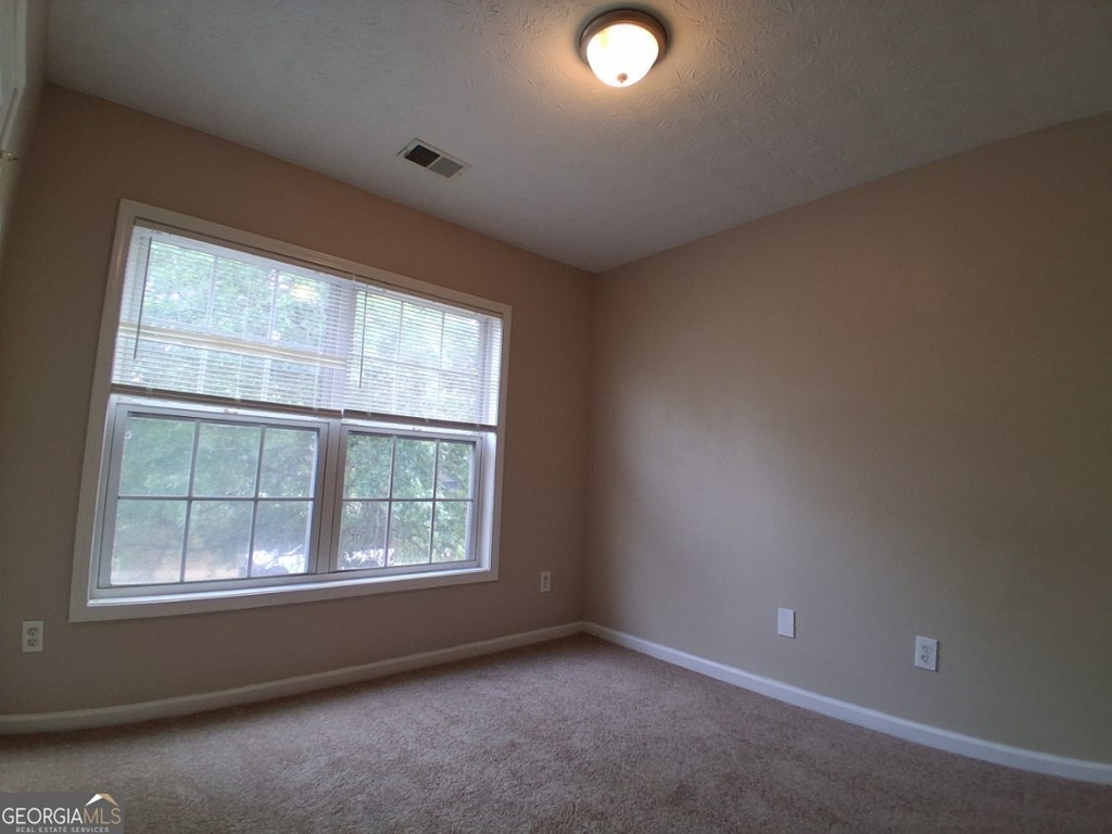 1031 Maple Leaf Drive - Photo 11