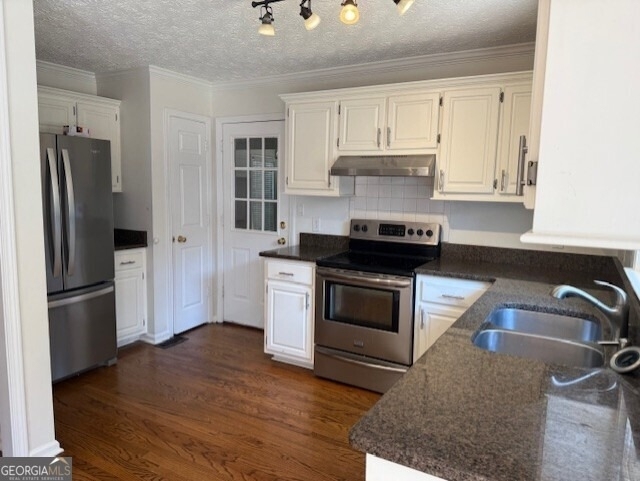 35 Chatsworth Circle - Photo 3