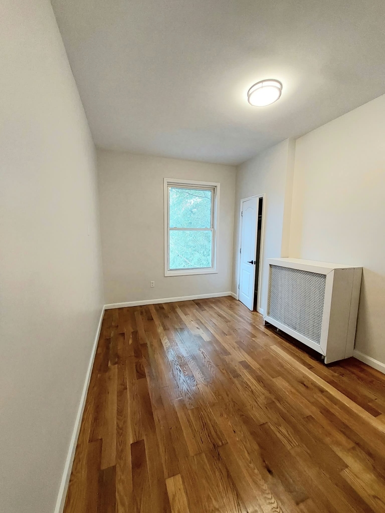 882 East 156th Street - Photo 14