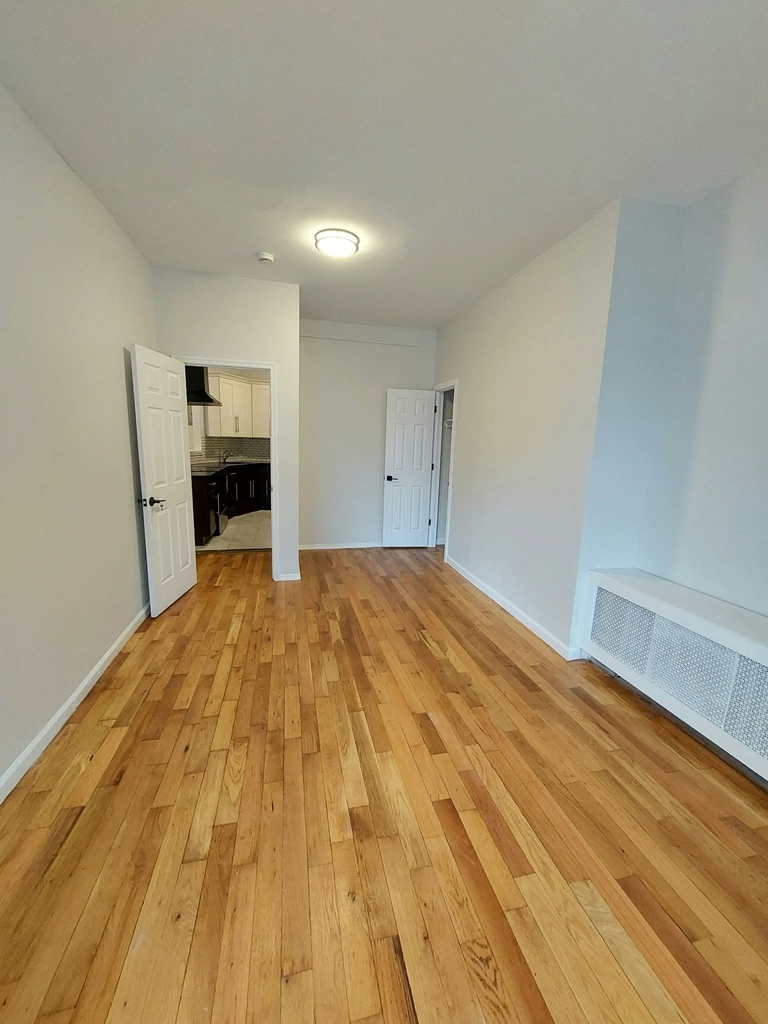 882 East 156th Street - Photo 8