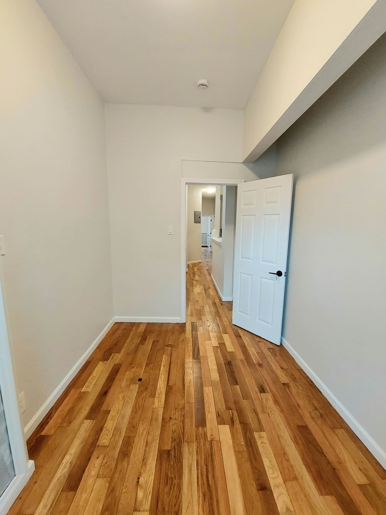 882 East 156th Street - Photo 15