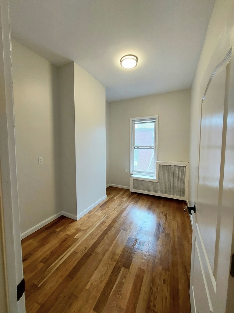 882 East 156th Street - Photo 12