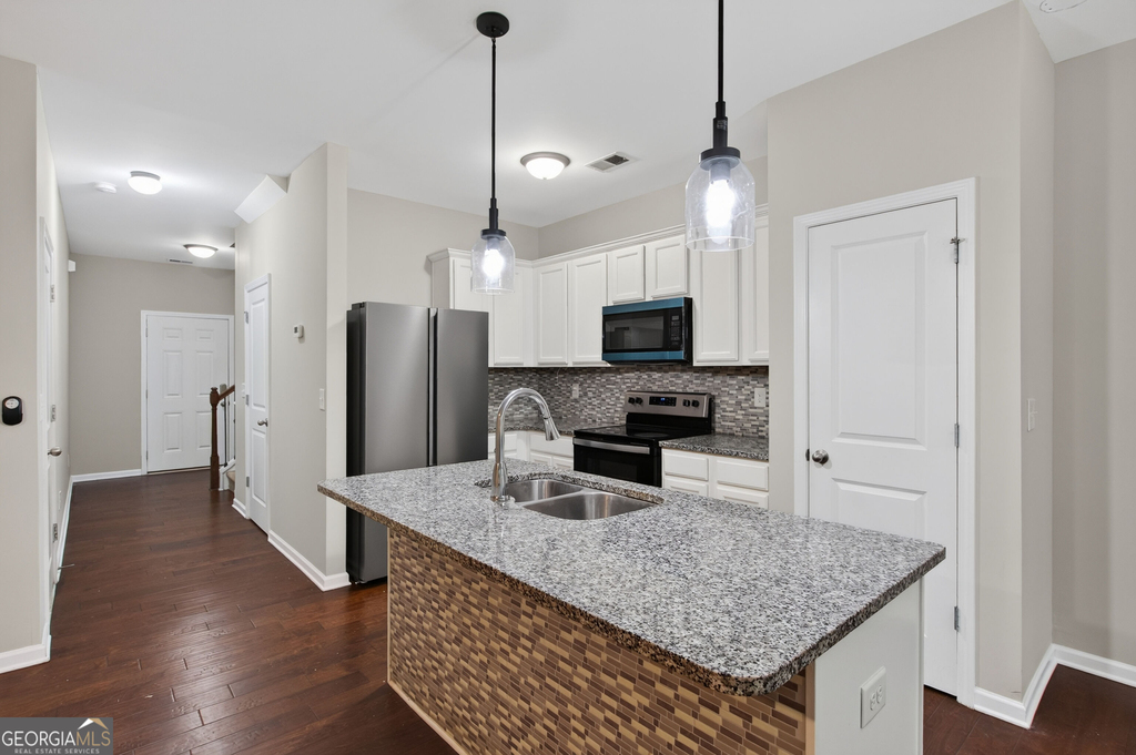 127 Seabreeze Court - Photo 2