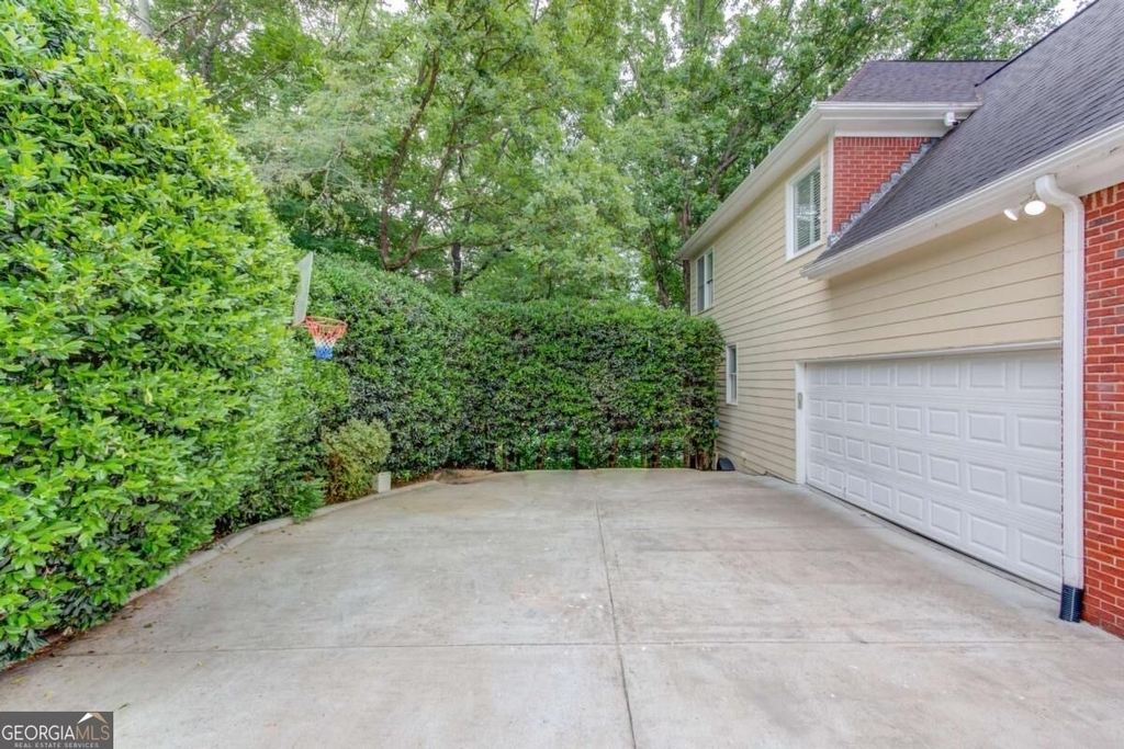 1920 Woods River Lane - Photo 2