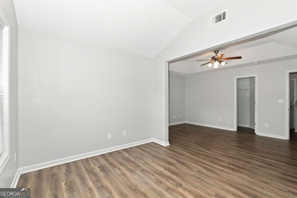 8648 Thomas Lane - Photo 2