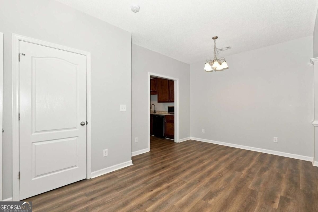 8648 Thomas Lane - Photo 6