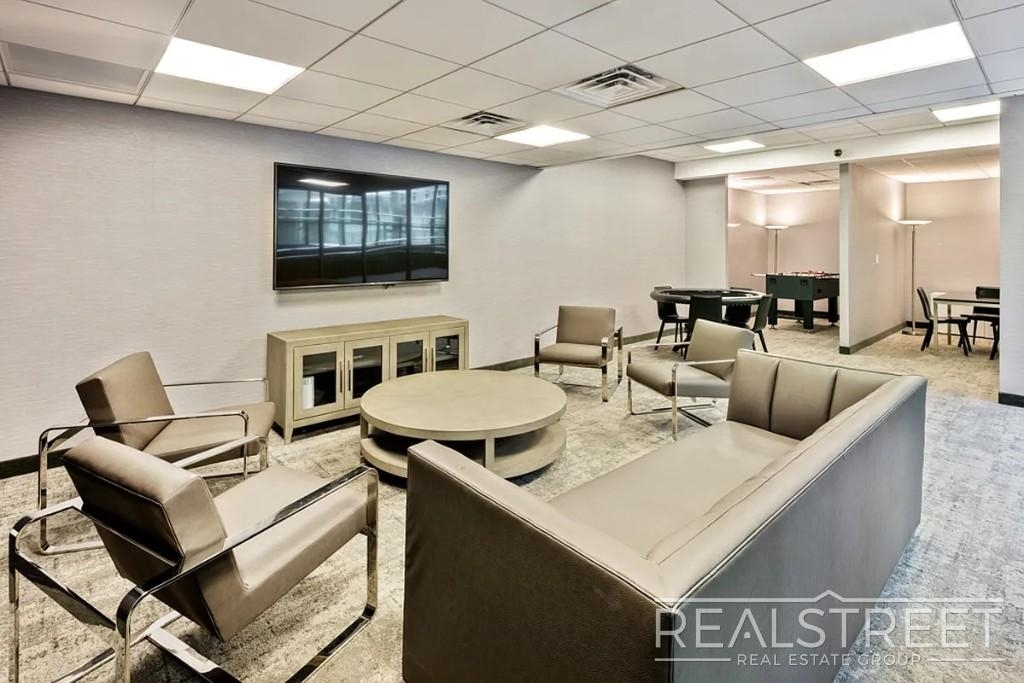 277 Gold Street - Photo 6