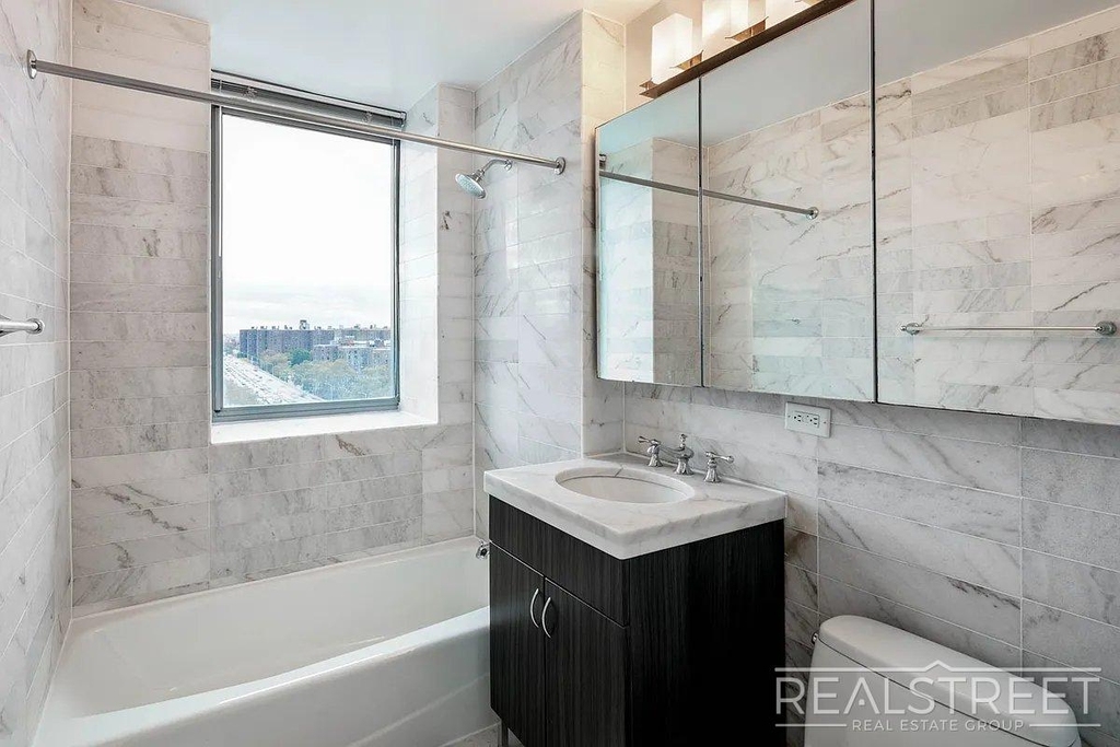 277 Gold Street - Photo 3