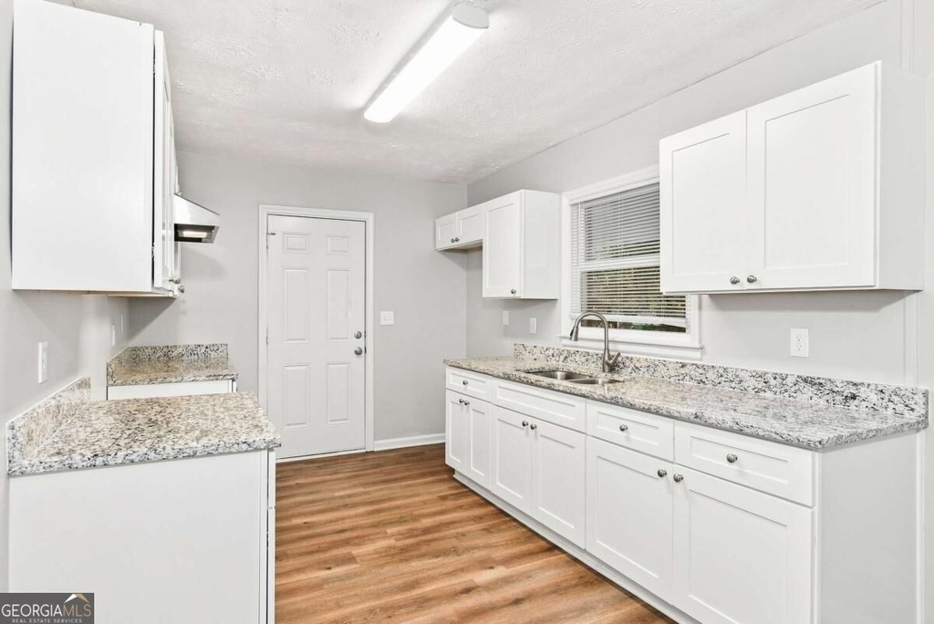 1598 San Gabriel Avenue - Photo 2