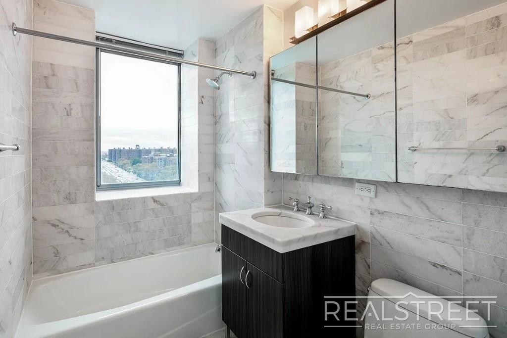 257 Gold Street - Photo 3