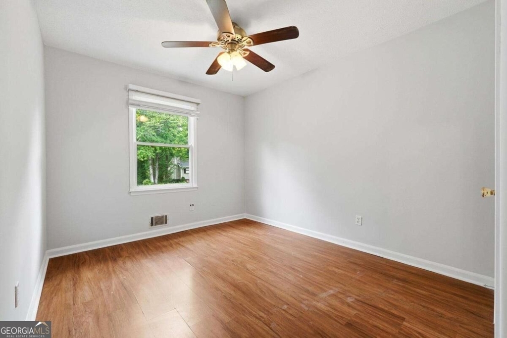 3262 Summer Wood Circle - Photo 16