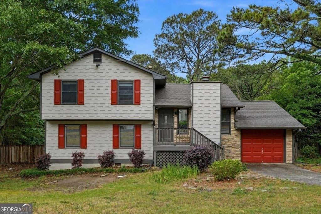 3262 Summer Wood Circle - Photo 0