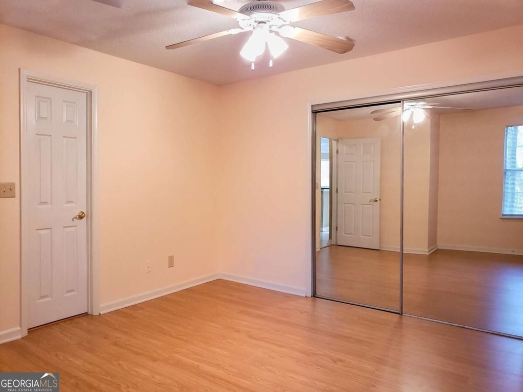 913 Wentworth Court - Photo 9