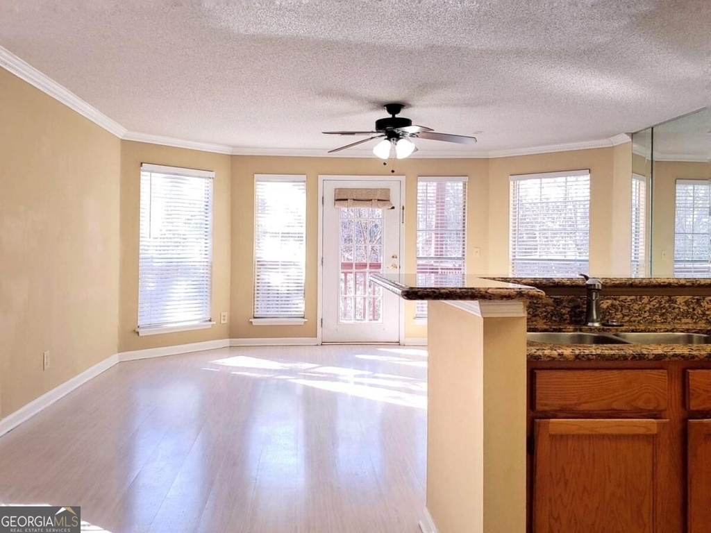 913 Wentworth Court - Photo 5