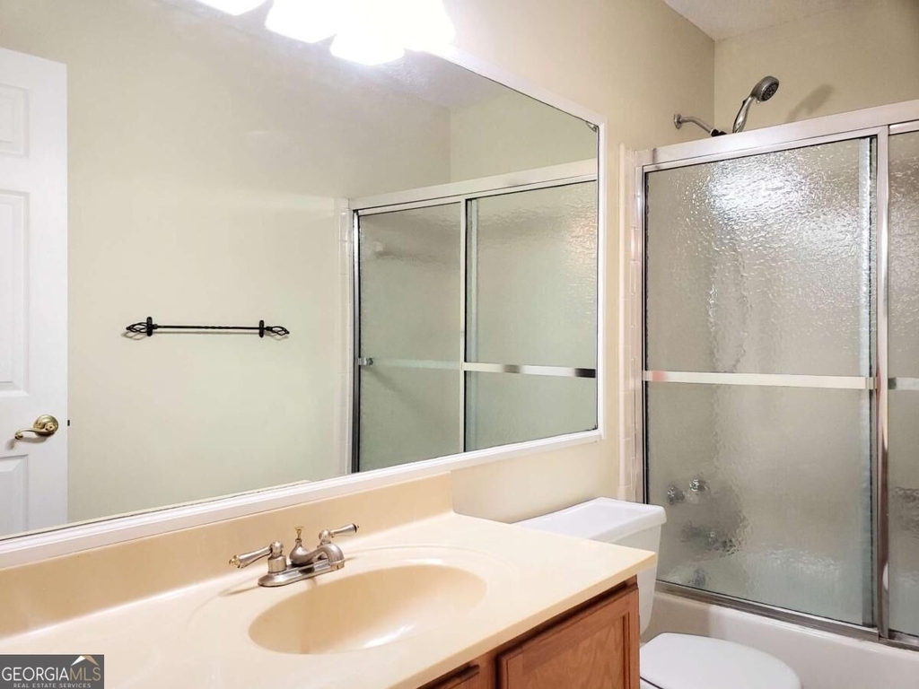 913 Wentworth Court - Photo 12