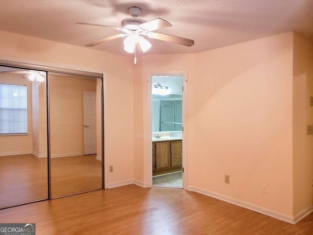 913 Wentworth Court - Photo 13